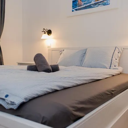 Apartment Florenc With 3-Bathrooms & Bedrooms Prague Exterior photo